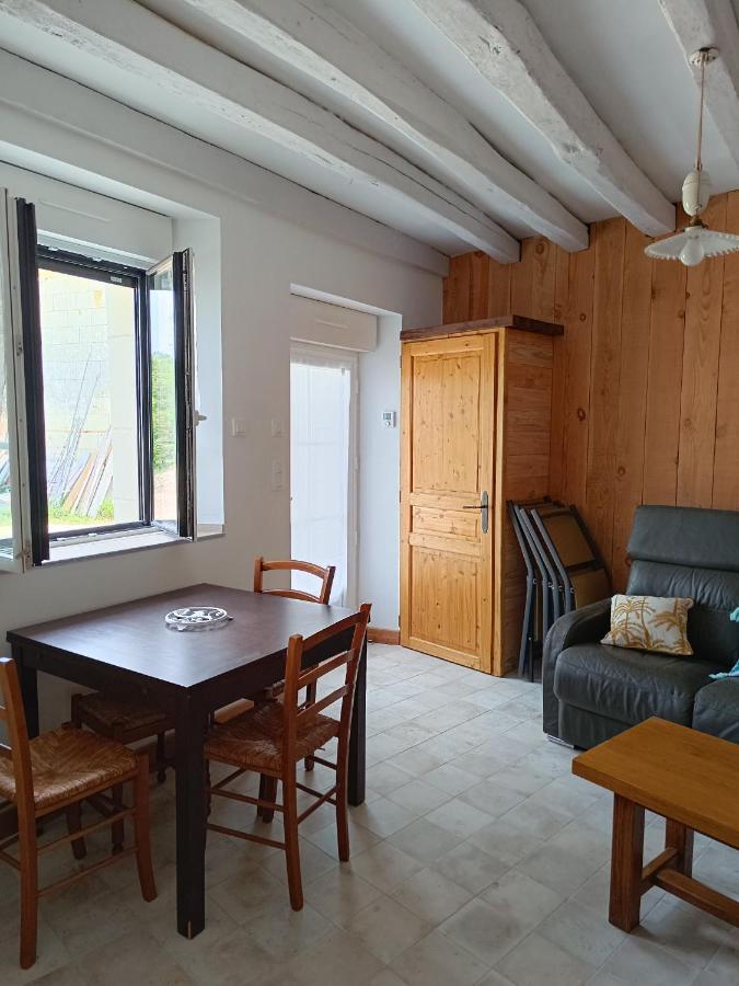 Gite De La Grand Maison Le Noyer Seigy Exterior foto
